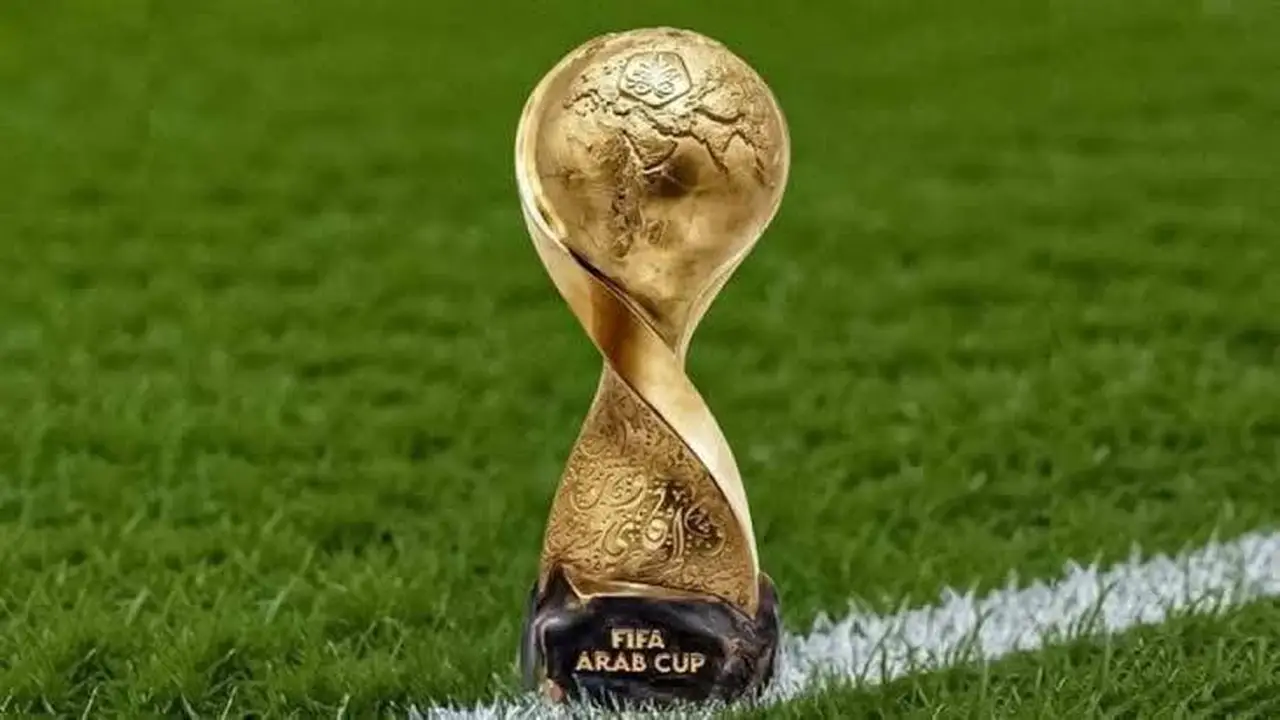 القنوات الناقلة لكأس العرب 2025.. أين تشاهد المباريات مجاناً؟ (ترددات كاملة)